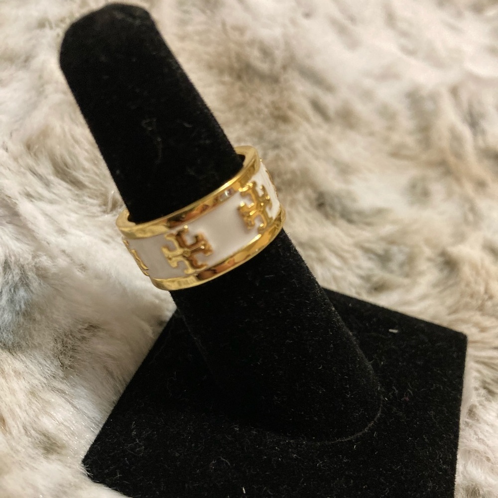 Size 7 Tory Burch Ring White & Gold Tone New - Picture 5 of 9